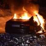 13.01.2019 - Fahrzeugvollbrand unter schwerem Atemschutz gelöscht