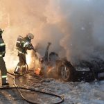 13.01.2019 - Fahrzeugvollbrand unter schwerem Atemschutz gelöscht