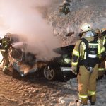 13.01.2019 - Fahrzeugvollbrand unter schwerem Atemschutz gelöscht