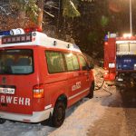 13.01.2019 - Fahrzeugvollbrand unter schwerem Atemschutz gelöscht