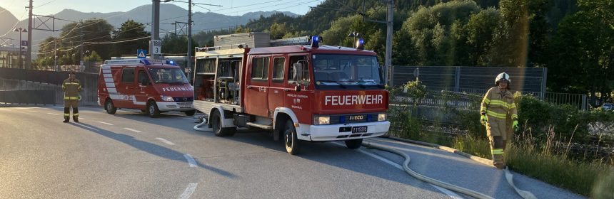 08.07.2021 - Schlauchleitung über die Bahnstrecke?