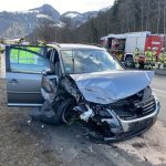 THL: Verkehrsunfall - Fahrzeugüberschlag