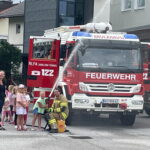 Juli 2022: Kindergarten besichtigte Feuerwehr